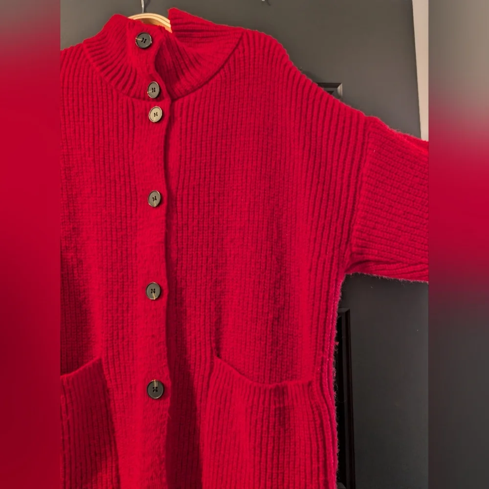 Red Button-Front Long Ribbed Knit Sweater - Picture 2 of 3